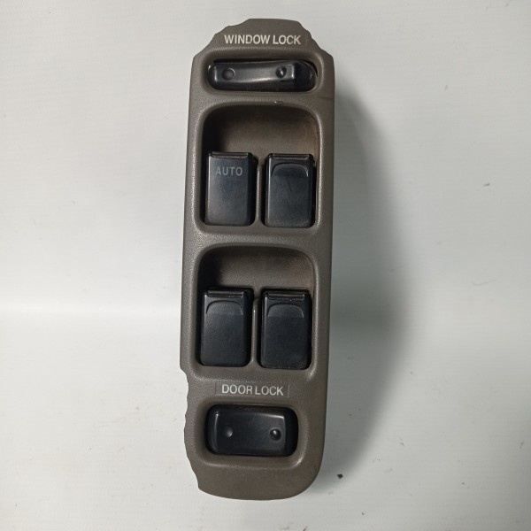 Botão Elétrico Dianteiro Esquerdo Grand Vitara 2000 Detalhe