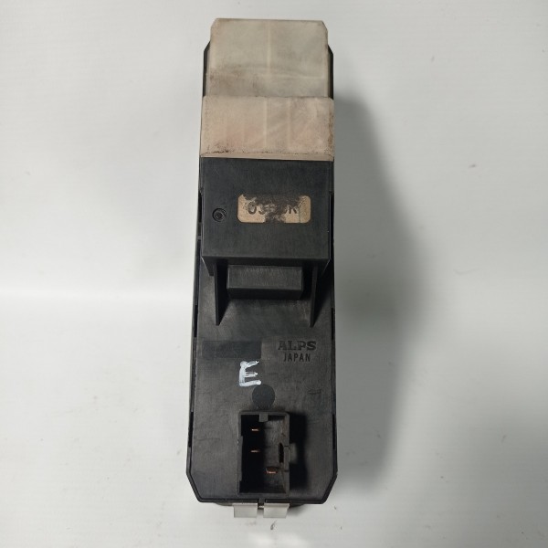 Botão Elétrico Dianteiro Esquerdo Grand Vitara 2000 Detalhe