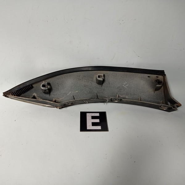 Moldura Arco Roda Traseira Direita Vitara 98 2.0 Tracker 09