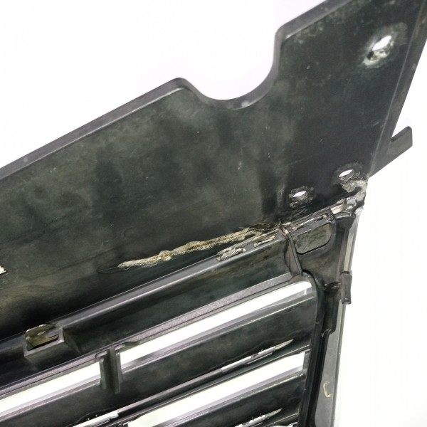 Grade Dianteira C/detalhe Vw Passat B6 2006 2010  Brilhante