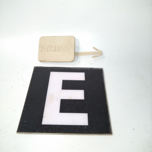 Tampa Pequena Parafuso Coluna B Esquerda Freelander 2 2009