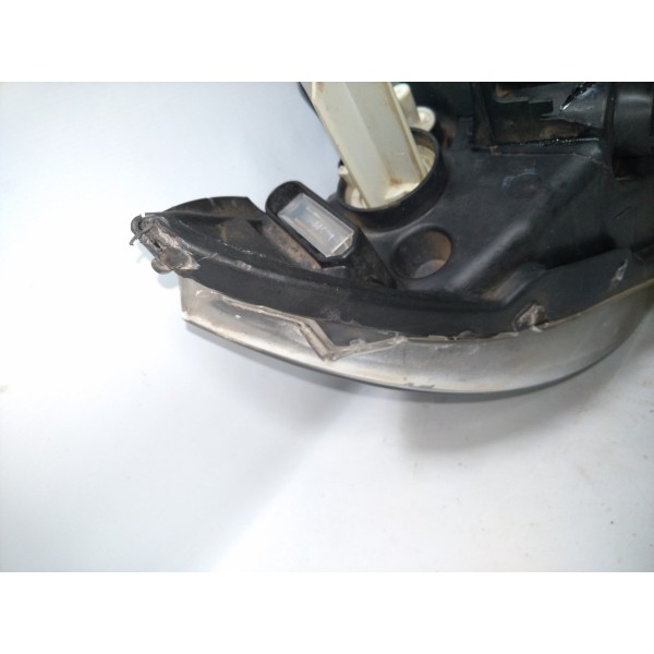 Farol  Esquerdo Bmw 118 E87 2004 2011 Detalhes  Esquerdo