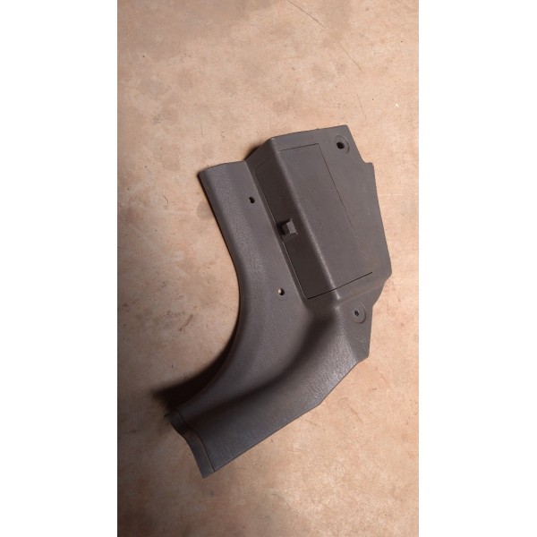 Acabamento Posterior Esquerdo Soleira Kia Sephia