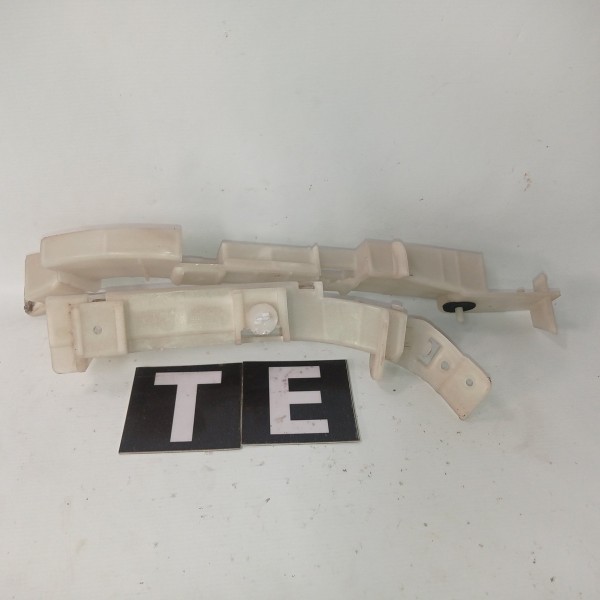 Guia Parachoque Traseiro Esquerdo Chevrolet Captiva 2.4 2011