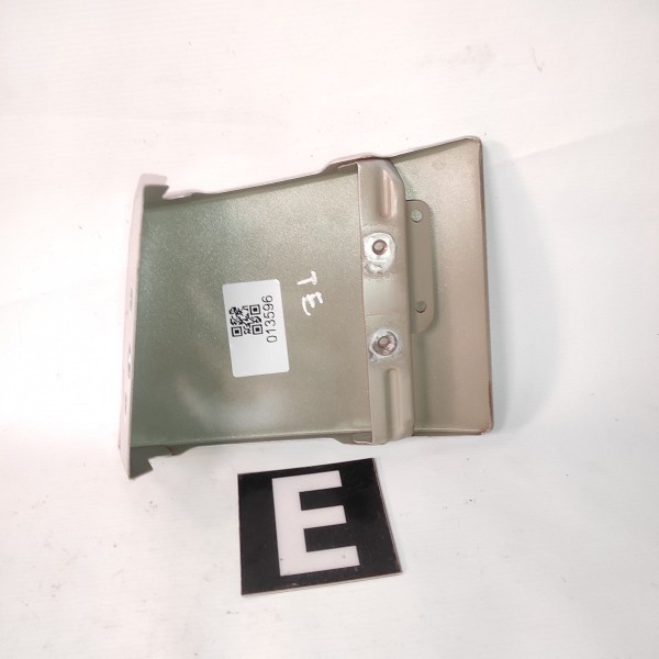 Acabamento Inferior Lanterna Traseira Esquerda Santa Fé 2009 Esquerdo Prateado