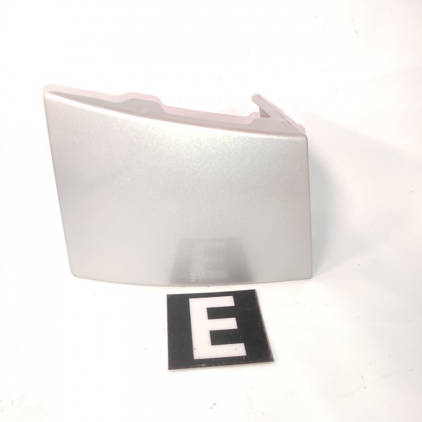 Acabamento Inferior Lanterna Traseira Esquerda Santa Fé 2009 Esquerdo Prateado