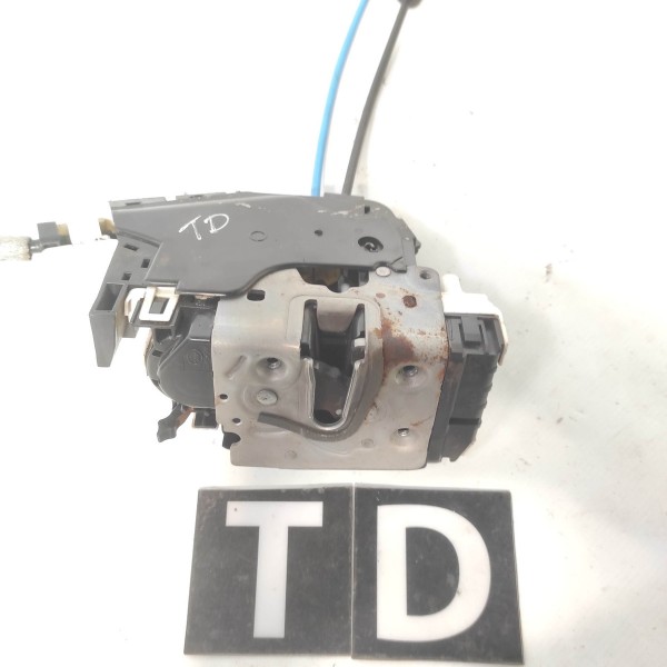 Trava Elétrica Traseira Direita Mercedes C180 Cgi 2014 W204