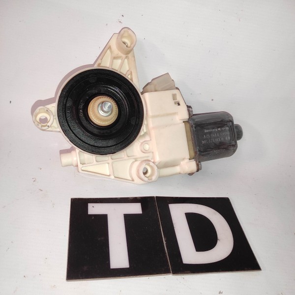 Motor Vidro Eletrico Traseiro Direito Mercedes C180 Cgi 2014