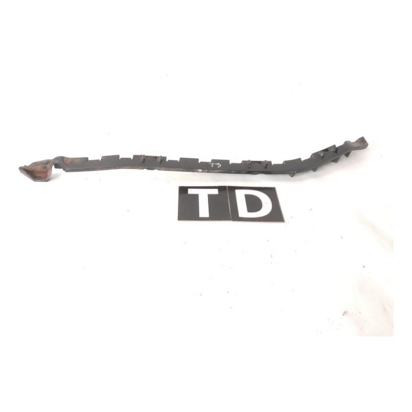 Guia Direito Parachoque Traseiro Mercedes C180 Cgi 2014 W204