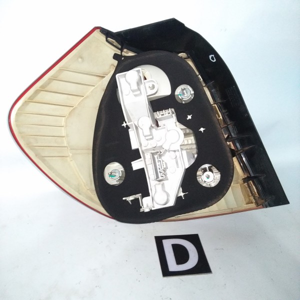 Lanterna Traseiro Direito  Bmw 118 E87 2004 2011 Direito Vermelho