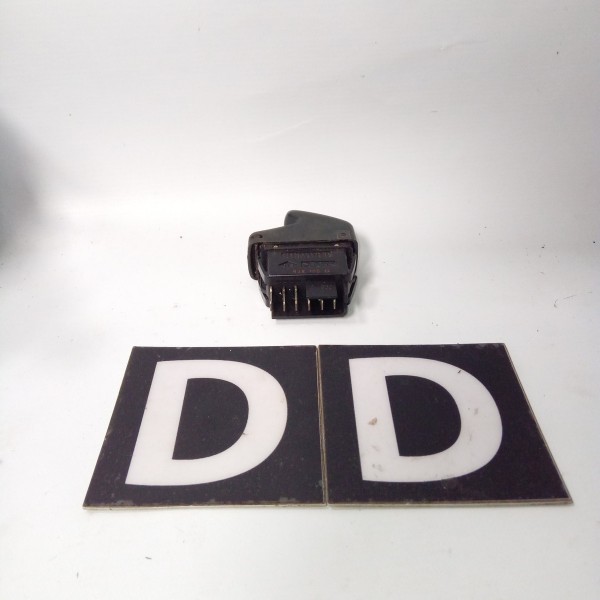 Botão Vidro Elétrico Dianteiro Direito 6pinos Megane 96/02