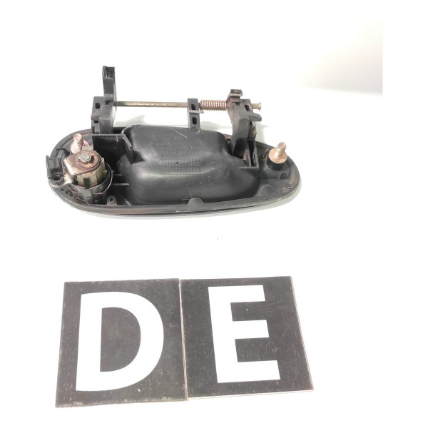 Maçaneta Externa Dianteira Esquerda Kia Sephia Slx 1.6 1995