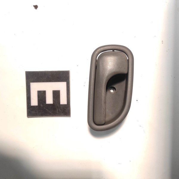 Maçaneta Interna Esquerda Kia Sephia Slx 1.6 1995
