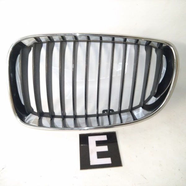 Grade Dianteiro Esquerdo Bmw 118 E87 2004 2011  Brilhante