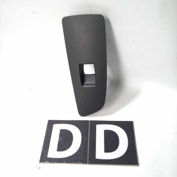 Moldura Botão Dianteiro Direito Bmw 118 E87 2004 2011