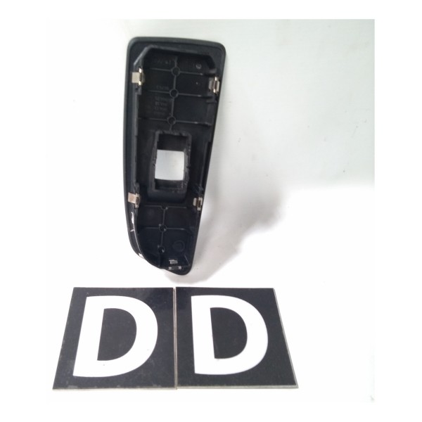 Moldura Botão Dianteiro Direito Bmw 118 E87 2004 2011