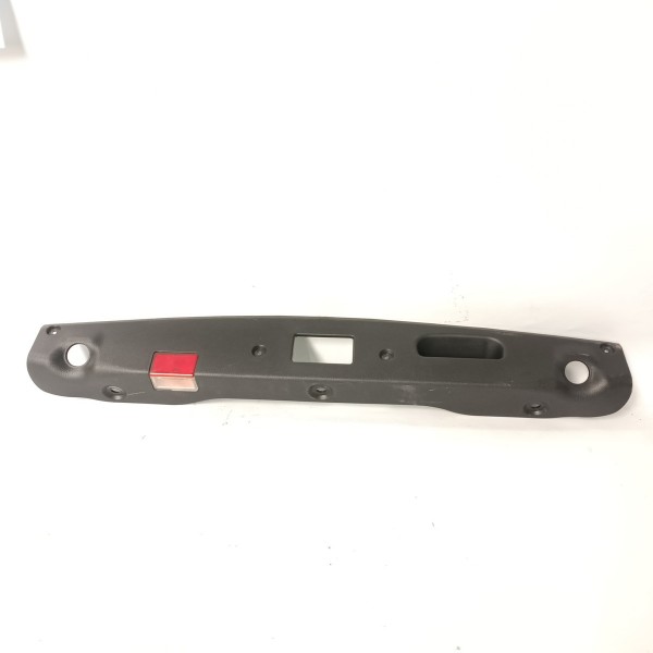 Acabamento Tampa Porta Malas Mercedes C180 C200 07 14