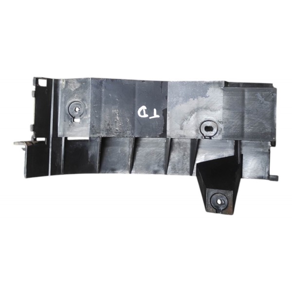 Guia Parachoque Traseiro Direito 8l0807378a Audi A3 96 05