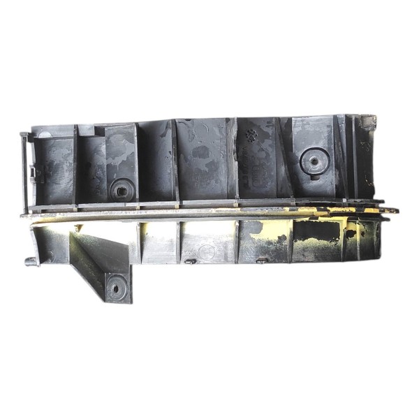 Guia Parachoque Traseiro Direito 8l0807378a Audi A3 96 05