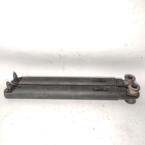 Par Amortecedor Tampa Traseira Inferior Bmw X5 E53 2000 2006