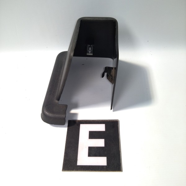 Capa Traseiro Esquerdo Inferior Banco Direito Freelander 2  Preto