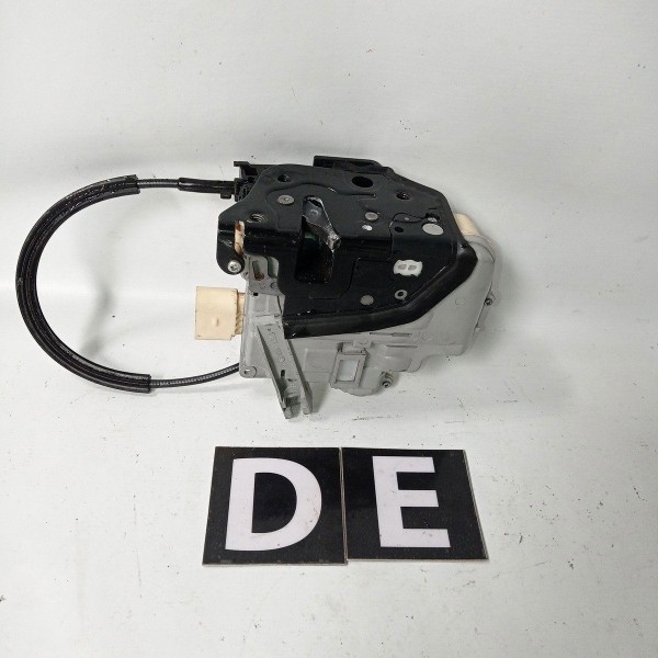 Trava Eletrica Porta Dianteira Esquerdo Vw Passat B6 06 10