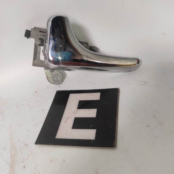 Macaneta Interna Esquerda 854851 Volvo S40 1995 2004 Cromado Dianteira/traseira