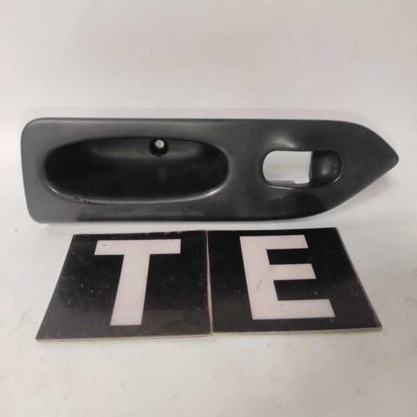 Moldura Botao Vidro Elétrico Traseiro Esquerdo Laguna 95 01