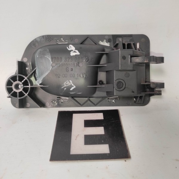 Macaneta Interna Esquerda Renault Laguna 95 01