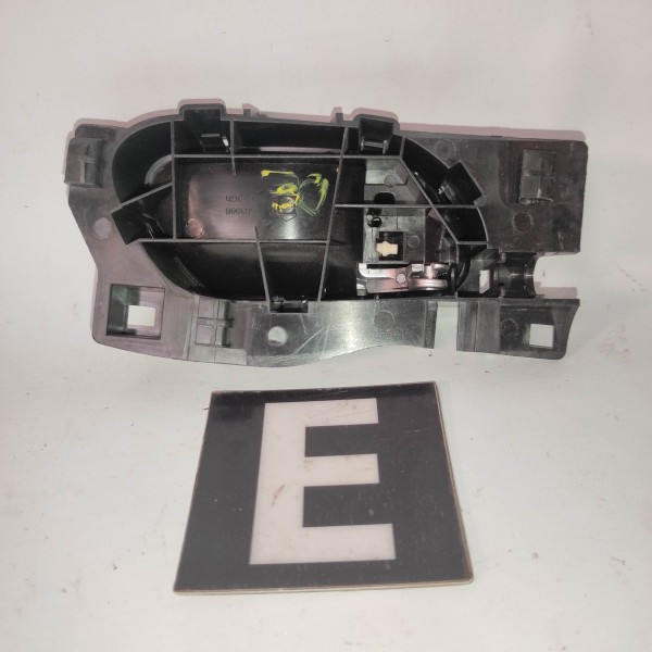 Maçaneta Interna Esquerda Peugeot 2008 2013 2019 Prateado Dianteira/traseira