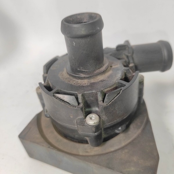 Bomba Dagua Auxiliar 5c0963567a Audi A3 1.4 14 18 Detalhe