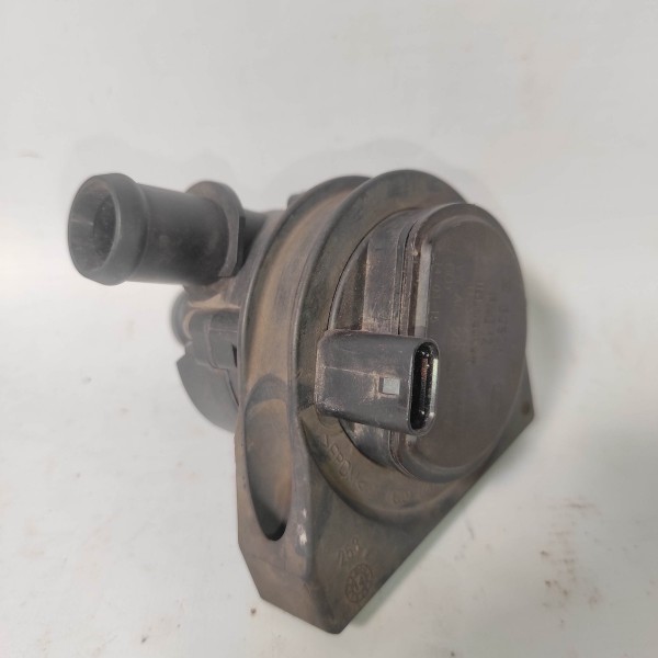 Bomba Dagua Auxiliar 5c0963567a Audi A3 1.4 14 18 Detalhe