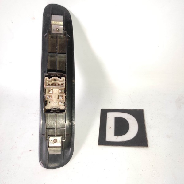 Botao Vidro Eletrico Porta Direita Suzuki Swift 2p 1989 1999