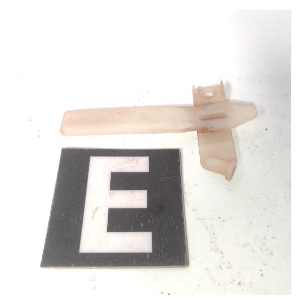 Guia Esquerdo Parachoque Traseiro Suzuki Swift Hatch 1989 99