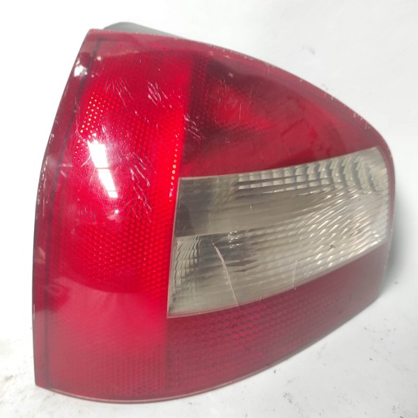 Lanterna Traseira Esquerda Audi A3 2000 2005 Detalhe