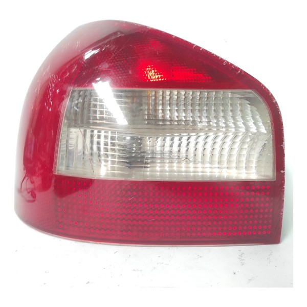 Lanterna Traseira Esquerda Audi A3 2000 2005 Detalhe