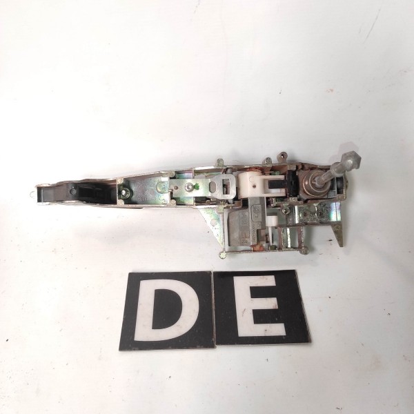 Macaneta Externa Dianteira Esquerda Peugeot 408 2011 2019