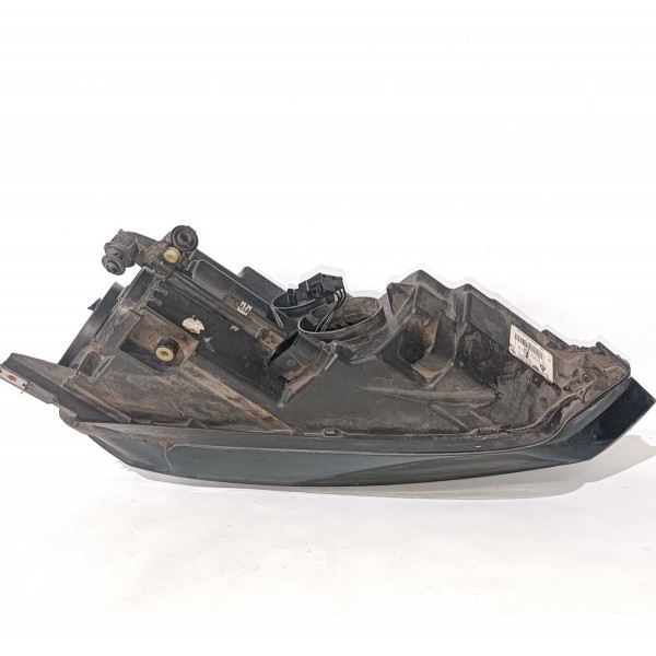 Farol Direiro Vw Golf 2014 2020 Detalhe Travinha