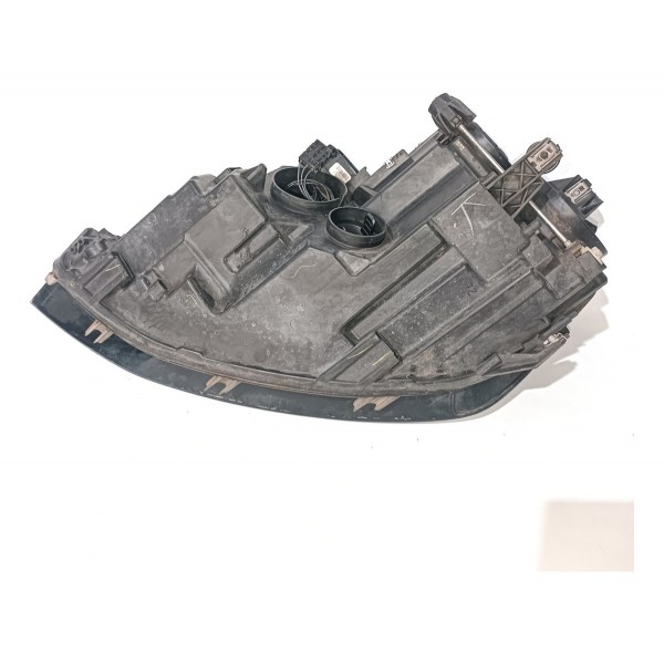 Farol Direiro Vw Golf 2014 2020 Detalhe Travinha