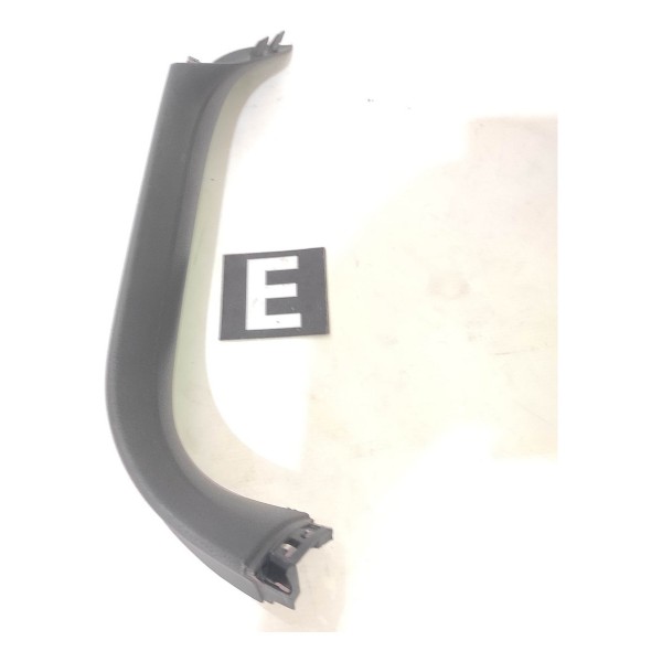 Moldura Interna Esquerda Vidro Traseiro Vw Golf Variant 2015 Preto