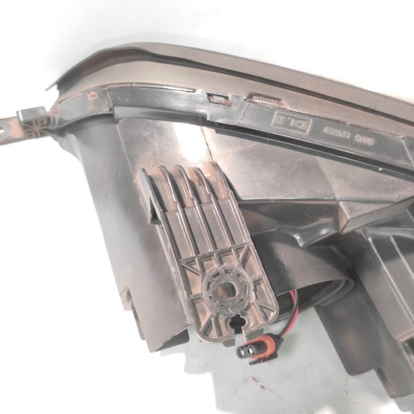 Farol Direito Chevrolet Captiva 2006 2018 Detalhe Direito/passageiro