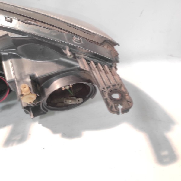 Farol Direito Chevrolet Captiva 2006 2018 Detalhe Direito/passageiro
