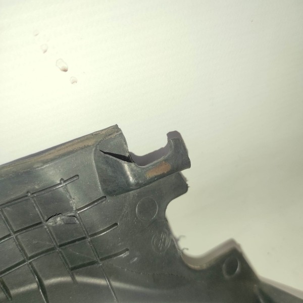 Friso Direito Parabrisa Fiat Bravo 2011 2016 Detalhe