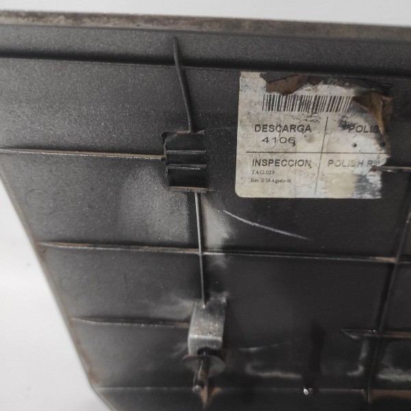 Moldura Luz De Placa Chevrolet Captiva 2008 2018 Detalhe