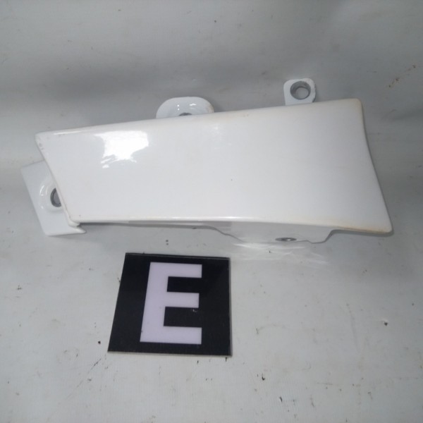 Acabamento Inferior Lanterna Traseiro Esquerdo Captiva 06