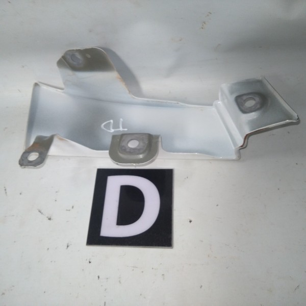 Acabamento Inferior Lanterna Traseiro Direito Captiva 06