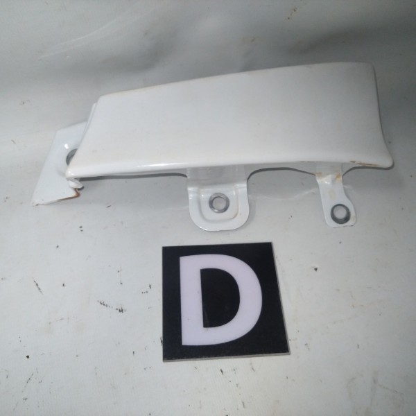 Acabamento Inferior Lanterna Traseiro Direito Captiva 06