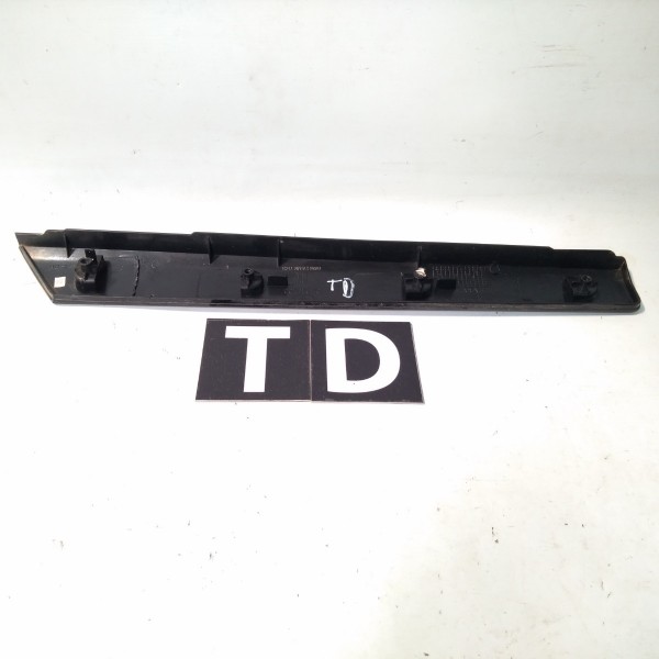 Friso Forro De Porta Traseiro Direito  Captiva 06-18