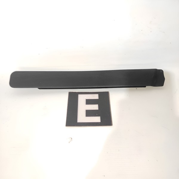 Moldura Traseira Esquenta Carpete Mercedes Slk 250 2011 2016