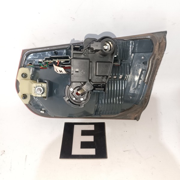 Lanterna Esquerda Tampa Traseira Bmw 320i 2012 2015 Detalhe Esquerdo/motorista